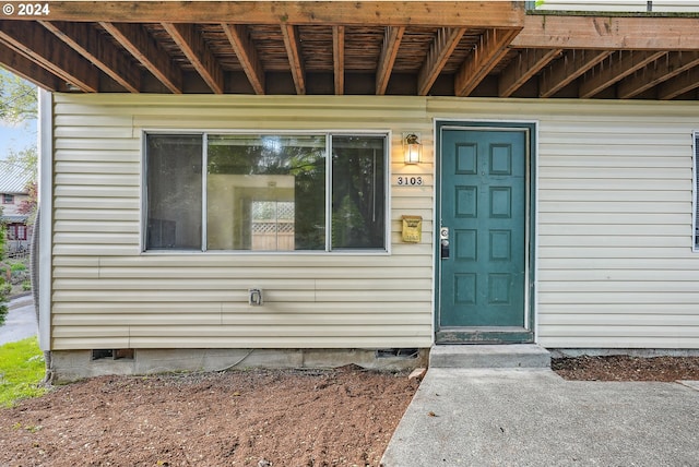3103/3109 SE 6th Ave, Portland, OR 97202 - entrance to property featuring crawl space