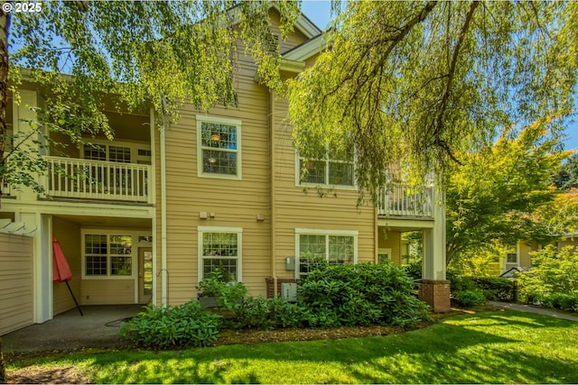4630 Summerlinn Way W, Linn, OR 97068 - back of house with a balcony and a lawn