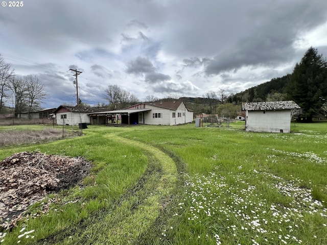 524 Buckhorn Rd, Roseburg, OR 97470 - view of yard with an outbuilding