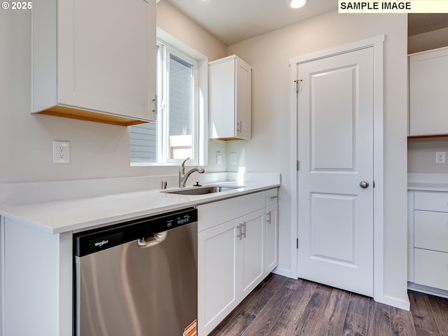 spacious closet featuring carpet
