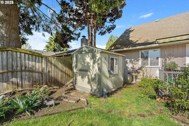 exterior space featuring fence