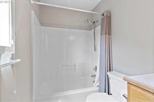 18407 NE 20th St, Vancouver, WA 98684 - bathroom featuring toilet and shower / bathtub combination with curtain