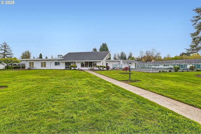 863 NE Fleming Ave Unit B-10, Gresham, OR 97030 - view of front facade with a front lawn