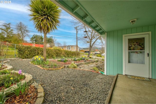 view of yard featuring fence