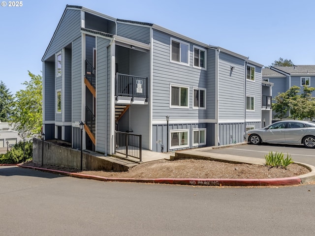47 Eagle Crest Dr Unit 22, Lake Oswego, OR 97035 - view of property with stairway