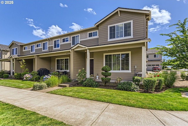 view of front facade with a front lawn