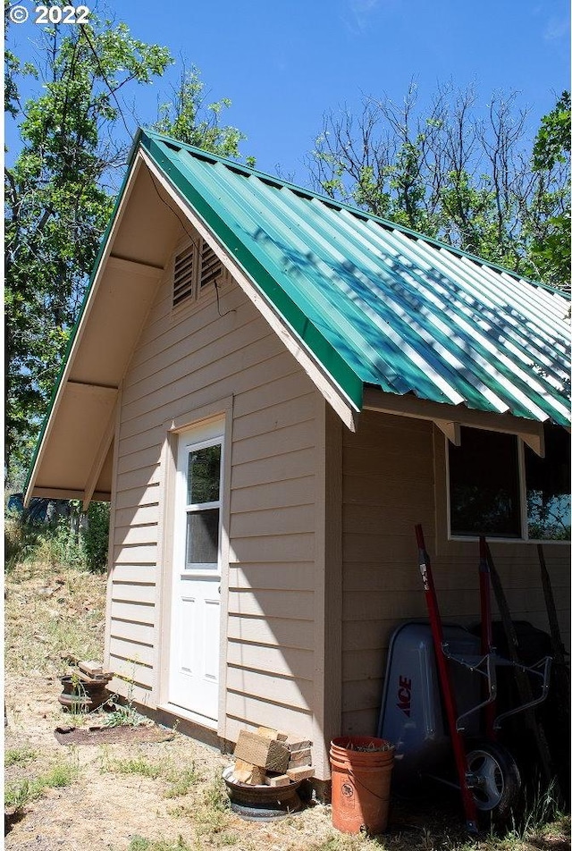 view of side of home