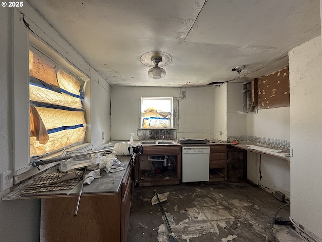 214 W Broadway St, Goldendale, WA 98620 - kitchen with white dishwasher
