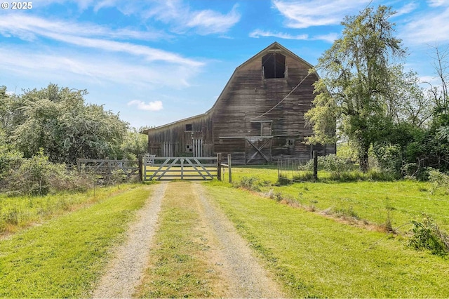 41108/41100 Oupor Dr, Scio, OR 97374 - view of dirt / gravel driveway featuring a barn
