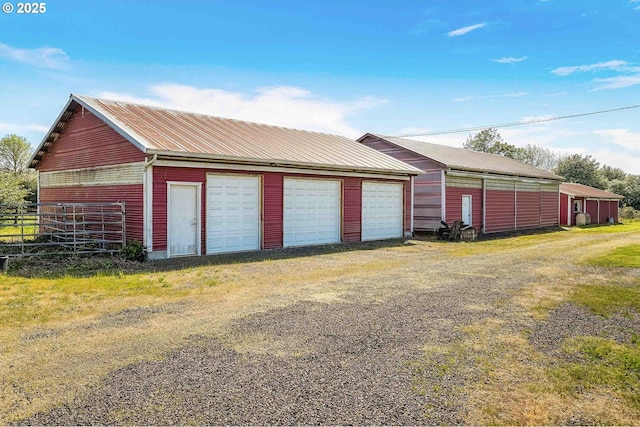 41108/41100 Oupor Dr, Scio, OR 97374 - detached garage featuring fence