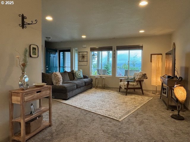 6189 Forest Ridge Dr, Springfield, OR 97478 - living room with recessed lighting and carpet flooring