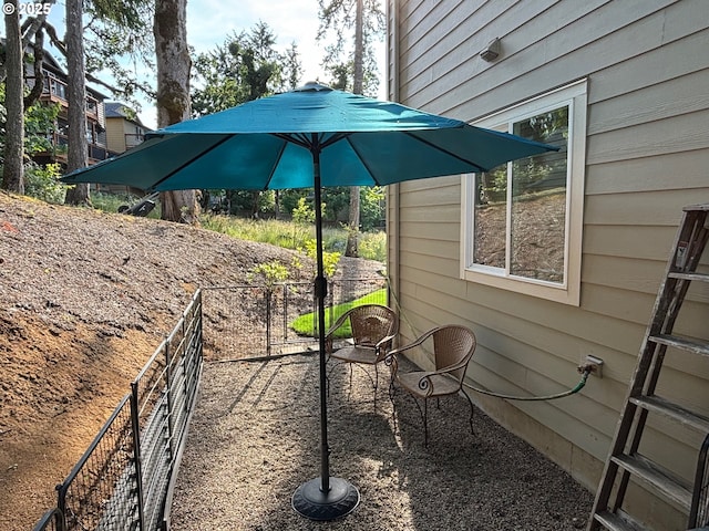 6189 Forest Ridge Dr, Springfield, OR 97478 - view of patio / terrace