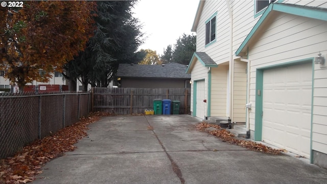 Listing photo 2 for 11037 SE Holgate Blvd, Portland OR 97266