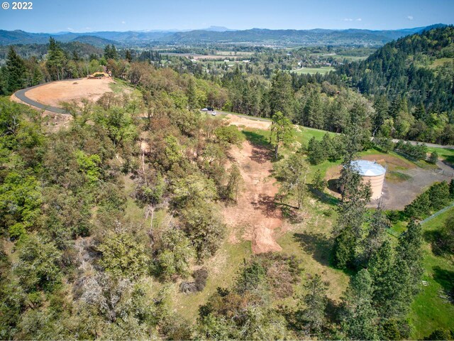 250 Pitchstone Ct, Roseburg, OR 97471