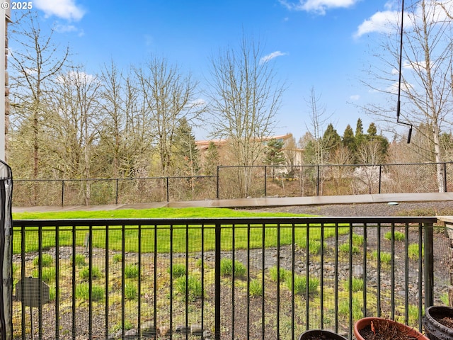 635 NW Lost Springs Ter Unit 104, Portland, OR 97229 - view of yard