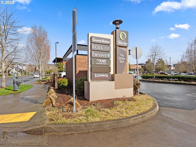 635 NW Lost Springs Ter Unit 104, Portland, OR 97229 - view of community sign