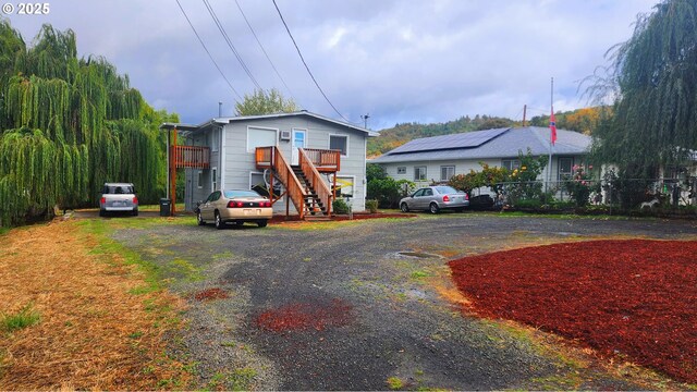 260 Pleasant Ave, Roseburg, OR 97470 - view of front of house featuring stairs