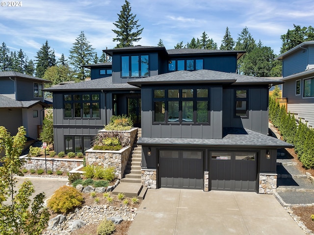 view of front of house featuring a garage