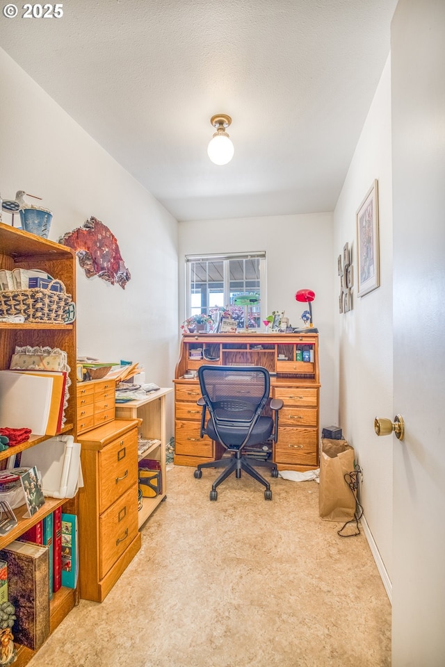 946 E 9th Pl, Coquille, OR 97423 - office area featuring light carpet
