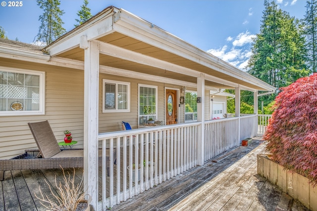 946 E 9th Pl, Coquille, OR 97423 - porch with a garage