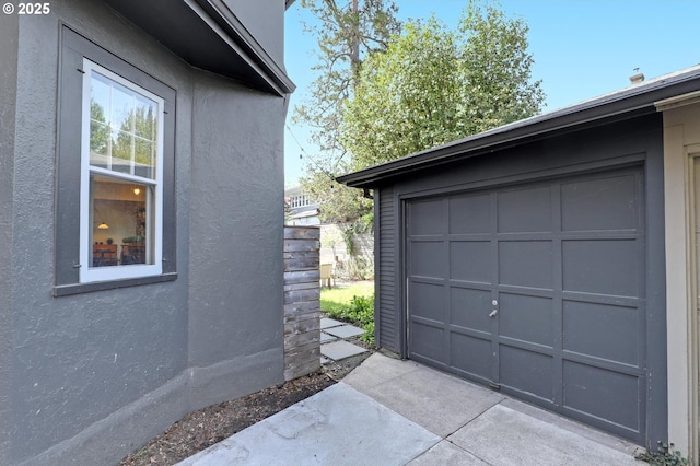 3701 NE Davis St, Portland, OR 97232 - garage with concrete driveway