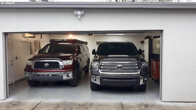 512 NE Division St, Myrtle Creek, OR 97457 - garage featuring a garage door opener