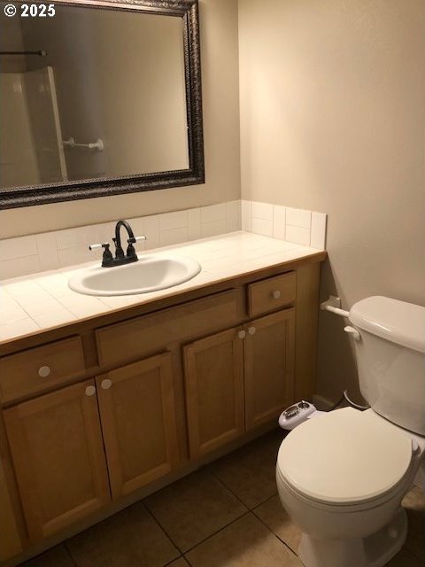 3843 Shannon St, Eugene, OR 97404 - bathroom with vanity and tile patterned floors