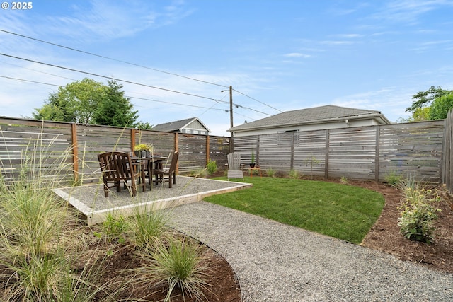 841 NE 77th Ave, Portland, OR 97213 - fenced backyard with a patio and outdoor dining area