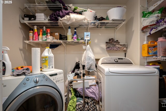 3052 Tierra Dr, Salem, OR 97305 - washroom with laundry area and separate washer and dryer