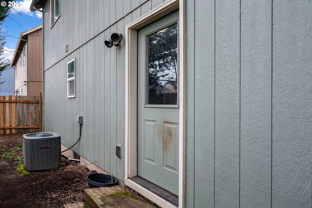 3052 Tierra Dr, Salem, OR 97305 - property entrance featuring fence and central AC