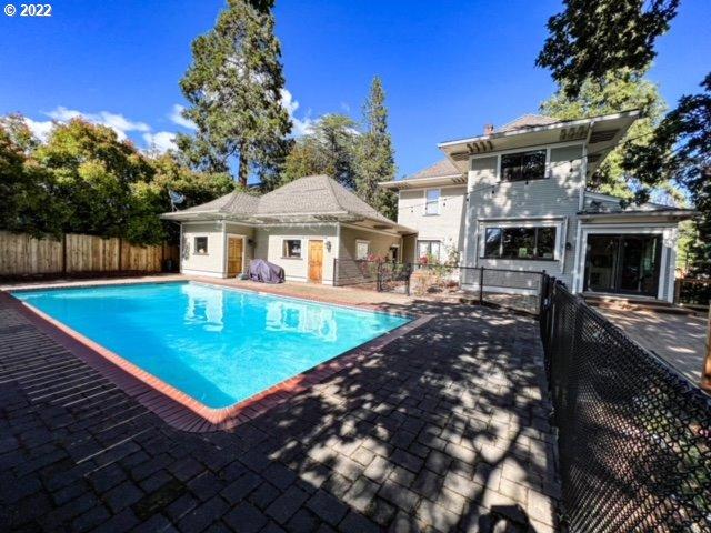 1012 NW Washington Blvd, Grants Pass, OR 97526