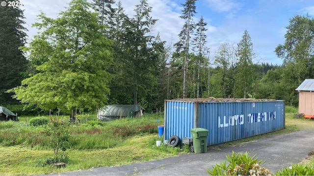 31431 Fairview Rd, Rainier, OR 97048 - view of asphalt driveway featuring a gated entry