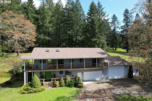 924 Lou Gray Dr, Myrtle Creek, OR 97457 - view of front of house with dirt driveway, a porch, a front lawn, and a balcony