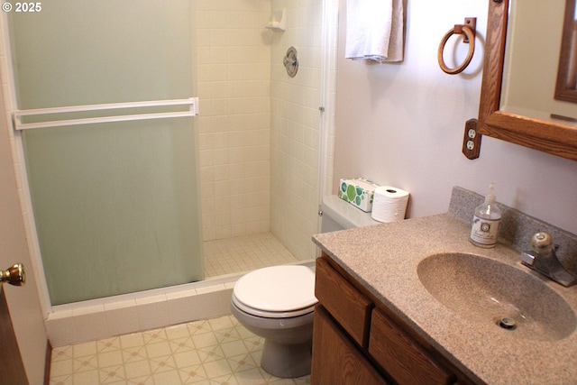 924 Lou Gray Dr, Myrtle Creek, OR 97457 - full bathroom featuring toilet, vanity, and a shower stall
