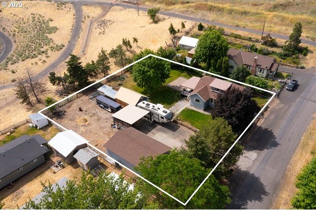 680 S Alfalfa St, Heppner, OR 97836 - aerial view of residential area featuring property parcel outlined