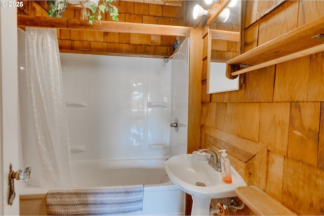 3265 SW 187th Ave, Beaverton, OR 97003 - bathroom with shower / bathtub combination with curtain and a sink