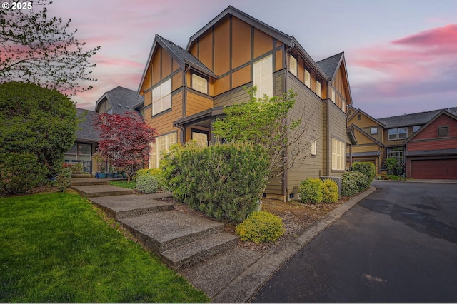 799 NE 70th Ave, Hillsboro, OR 97124 - view of front of house featuring crawl space