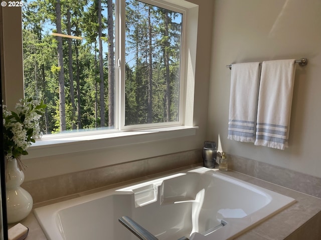 7839 SW Thornbridge Ter Unit 10, Beaverton, OR 97007 - bathroom with a bath