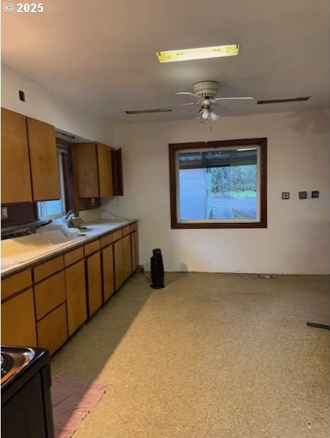 kitchen with ceiling fan