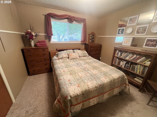 405 1st St, La Grande, OR 97850 - carpeted bedroom featuring a textured ceiling