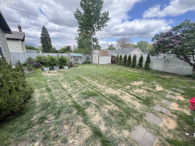 405 1st St, La Grande, OR 97850 - view of yard with a shed and an outdoor structure