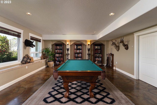 playroom featuring pool table