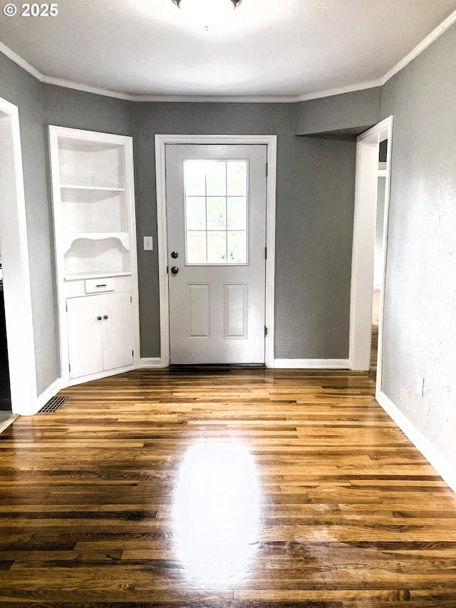 703 Cowlitz Way, Kelso, WA 98626 - entryway featuring ornamental molding and wood finished floors