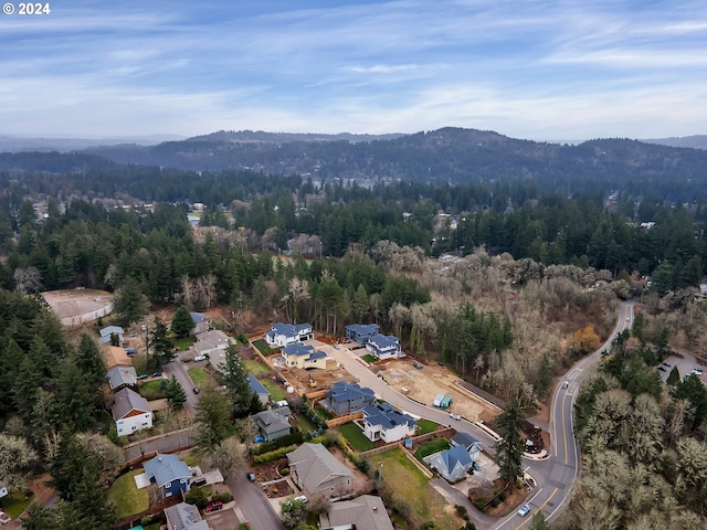 5010 Park Bluff Pl, Lake Oswego, OR 97035 - aerial view of property and surrounding area with nearby suburban area