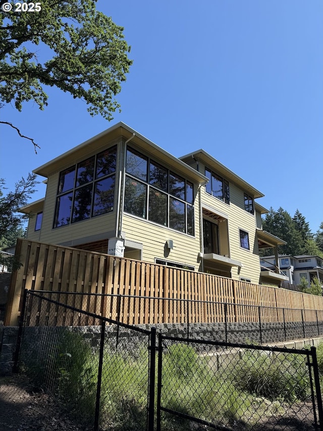 5010 Park Bluff Pl, Lake Oswego, OR 97035 - view of side of property