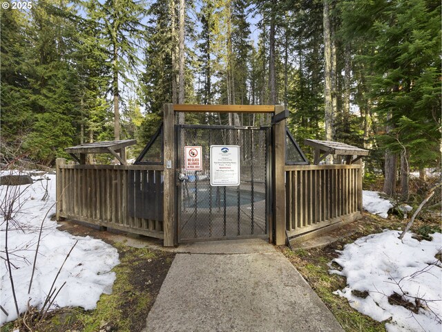 87916 E Alpenglow Ln, Government Camp, OR 97028 - view of outdoor structure with a gate