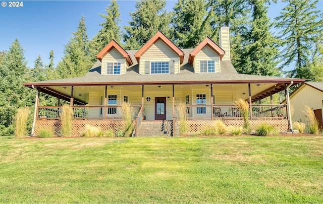 country-style home with a porch and a front yard