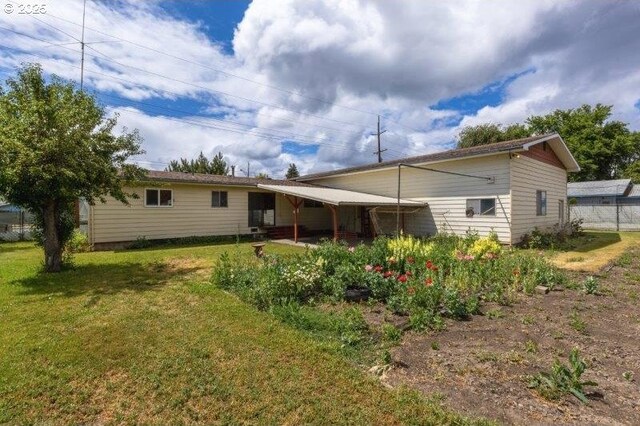 2107 Cove Ave, La Grande, OR 97850 - back of property with a yard