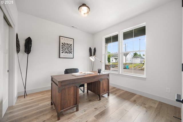 902 E 30th St, Vancouver, WA 98663 - office space featuring light wood-style floors and baseboards