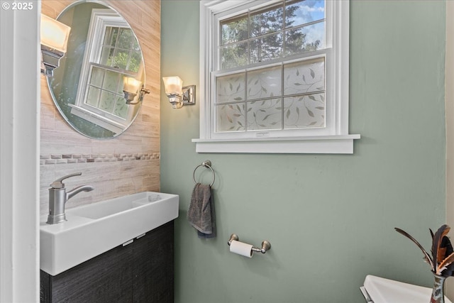 5850 SW Vermont St, Portland, OR 97219 - bathroom with vanity